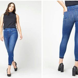 Spanx NWT Distressed Ankle Skinny Jeans, Medium Wash (best seller) - size M